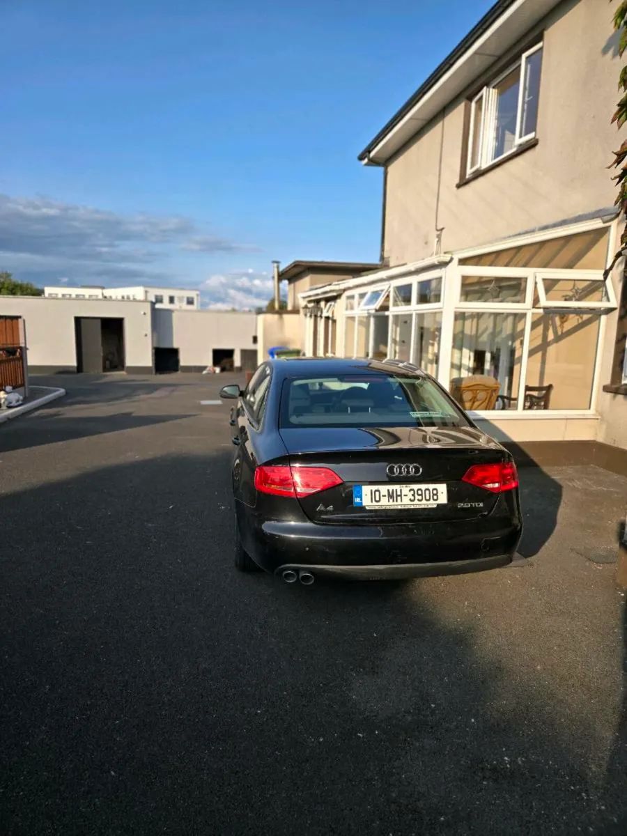 2010 Audi A4 2.0 - Image 1