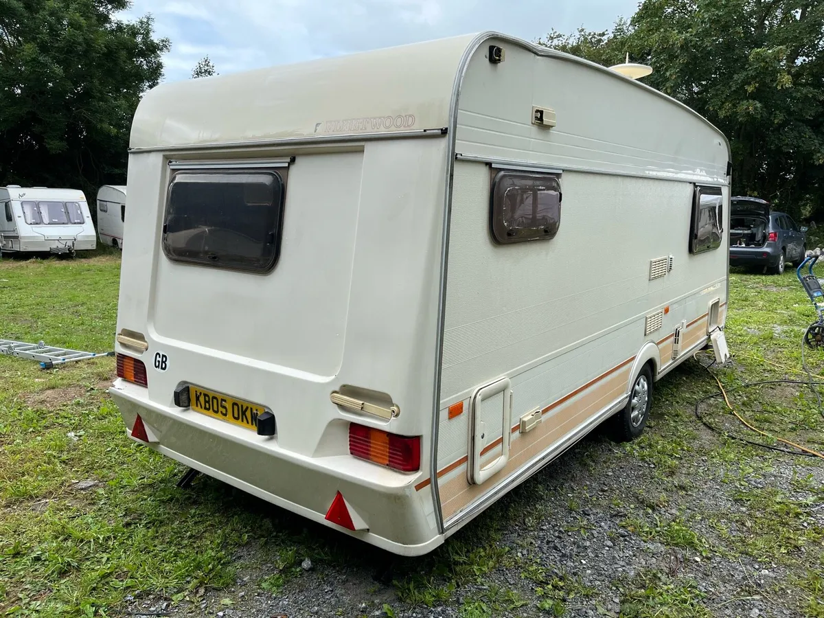 Fleetwood 4/5 berth caravan - Image 3