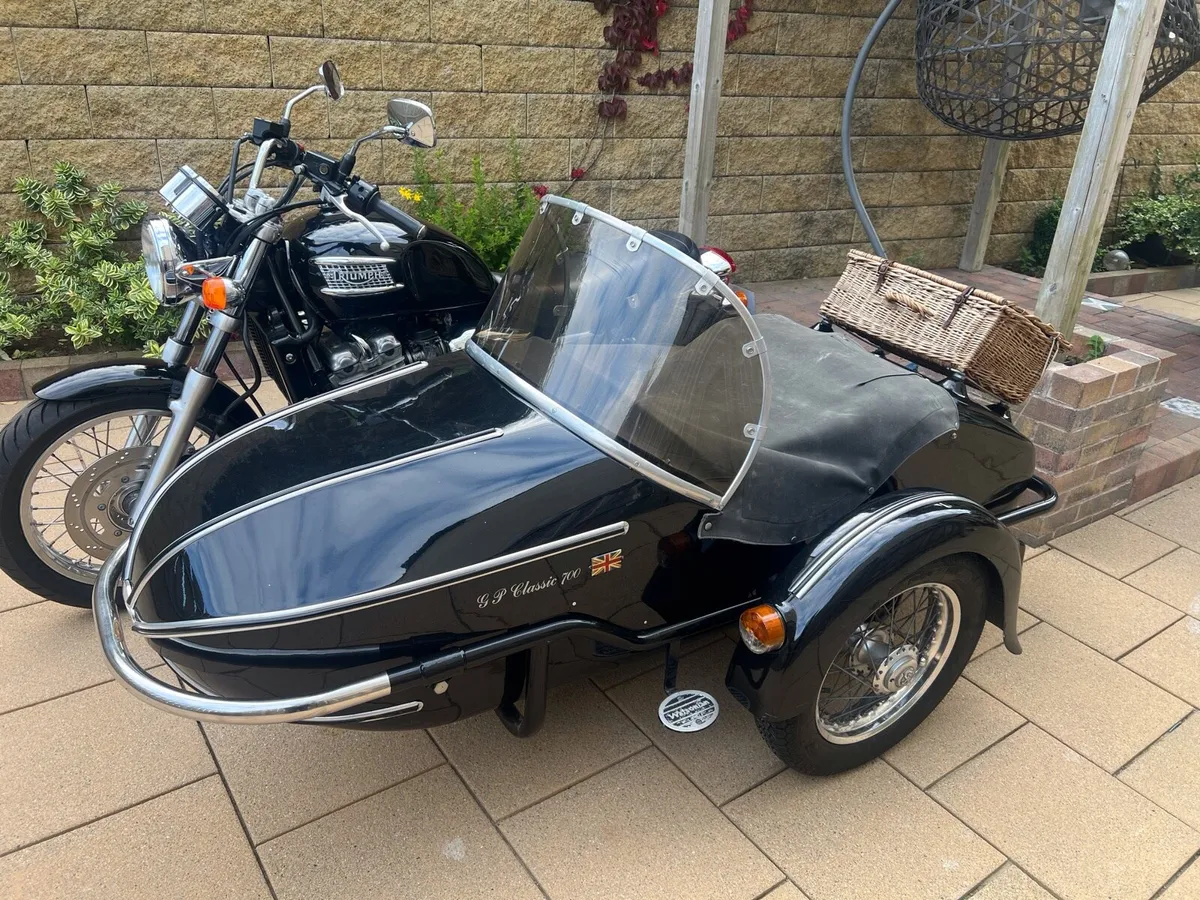 1997 Triumph Thunderbird 900 & Watsonian GP700 Sid - Image 2
