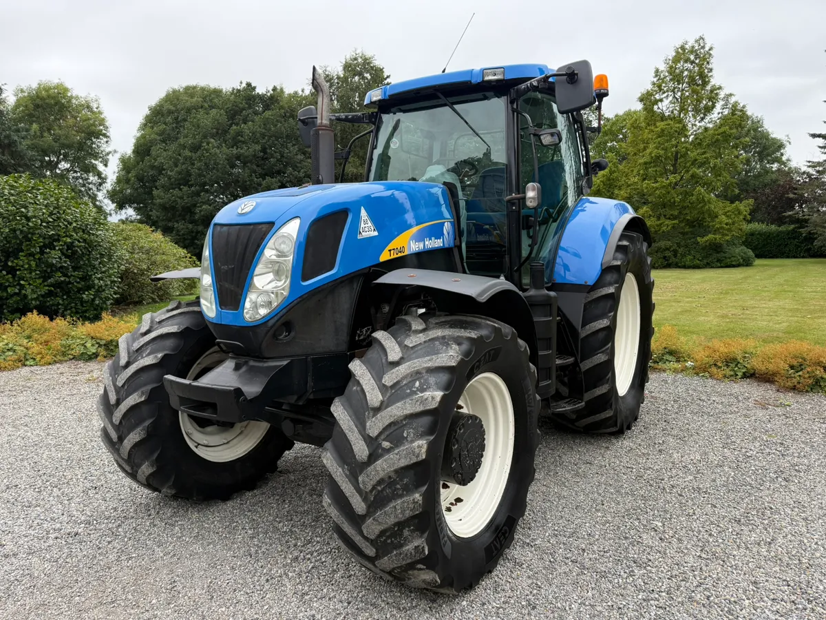 2009 New Holland T7040 50k Air €39950 Plus Vat - Image 2