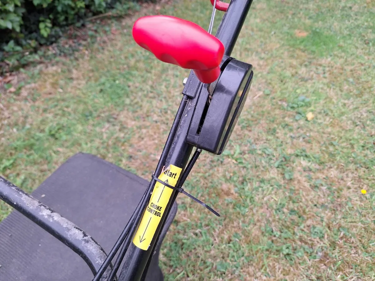 Pro Lawn Self Propelled B&S Petrol Lawnmower - Image 3