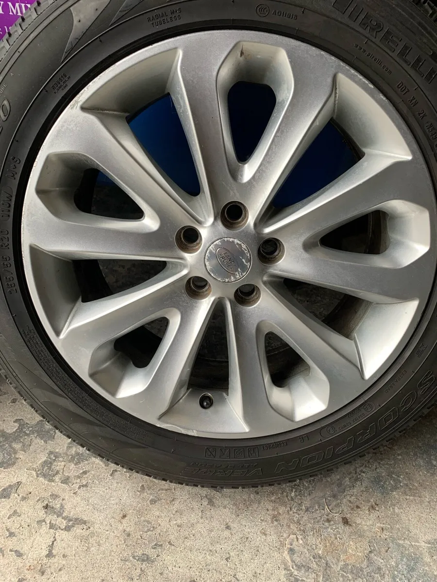 Range Rover 20’ alloys with tyres and wheel nuts - Image 3