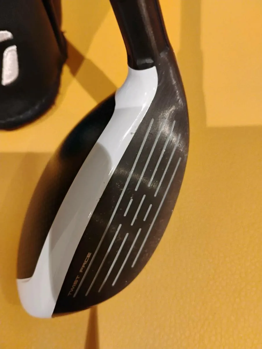 TaylorMade Sim 2 Max 3  Hybrid - Image 3