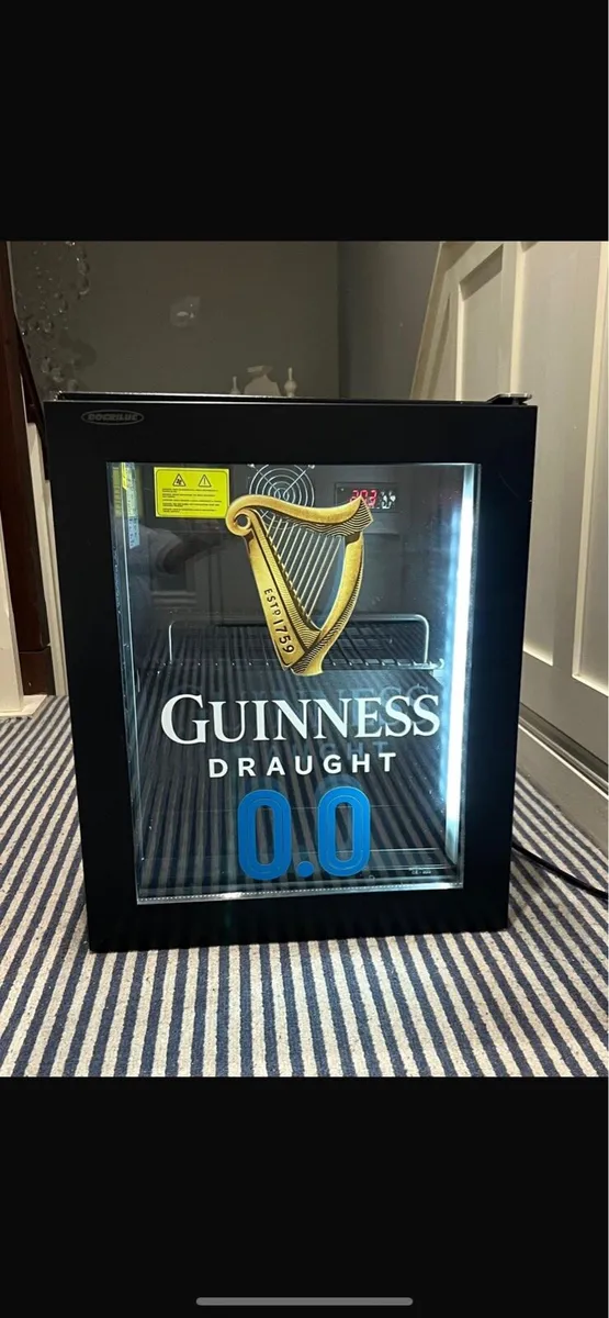 Mini fridge - Image 1