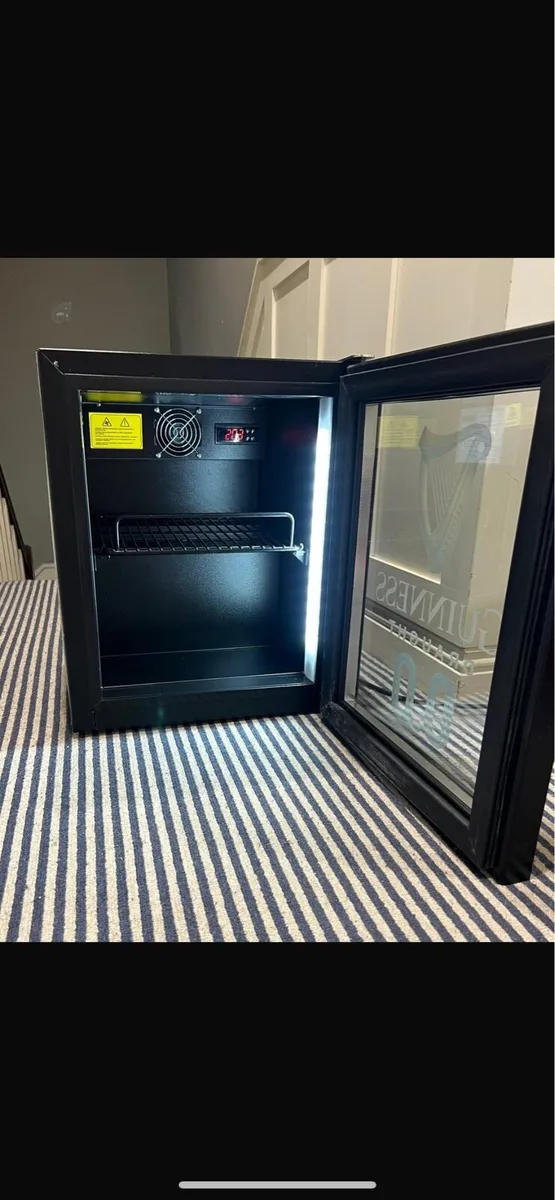 Mini fridge - Image 2