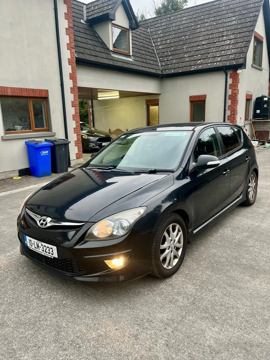 Hyundai i30 2010 1.6L Diesel - Image 1