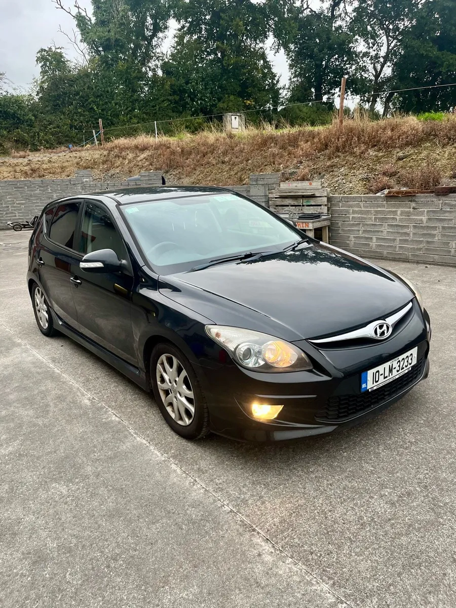 Hyundai i30 2010 1.6L Diesel - Image 2