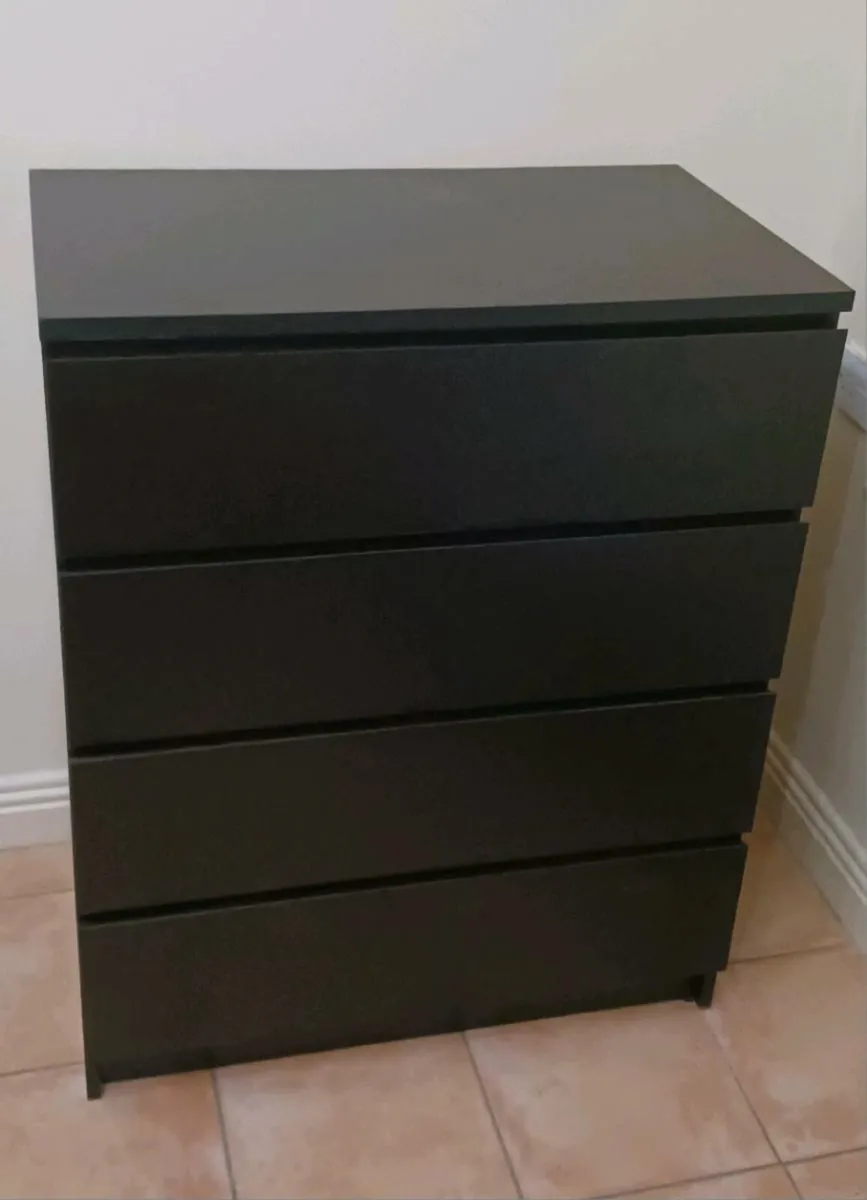 Chest of drawers - Image 1