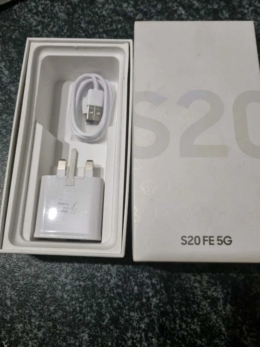 Samsung Galaxy s20fe 5g - Image 1