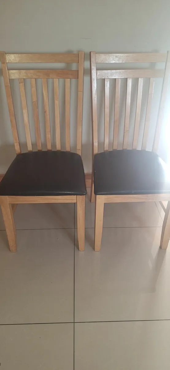 Oak dining chairs x 6 - Image 1