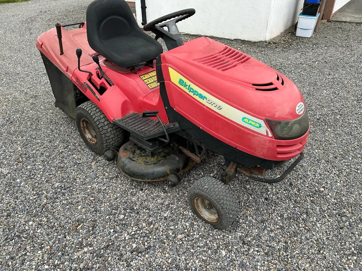 Ride On Lawnmower - Image 2