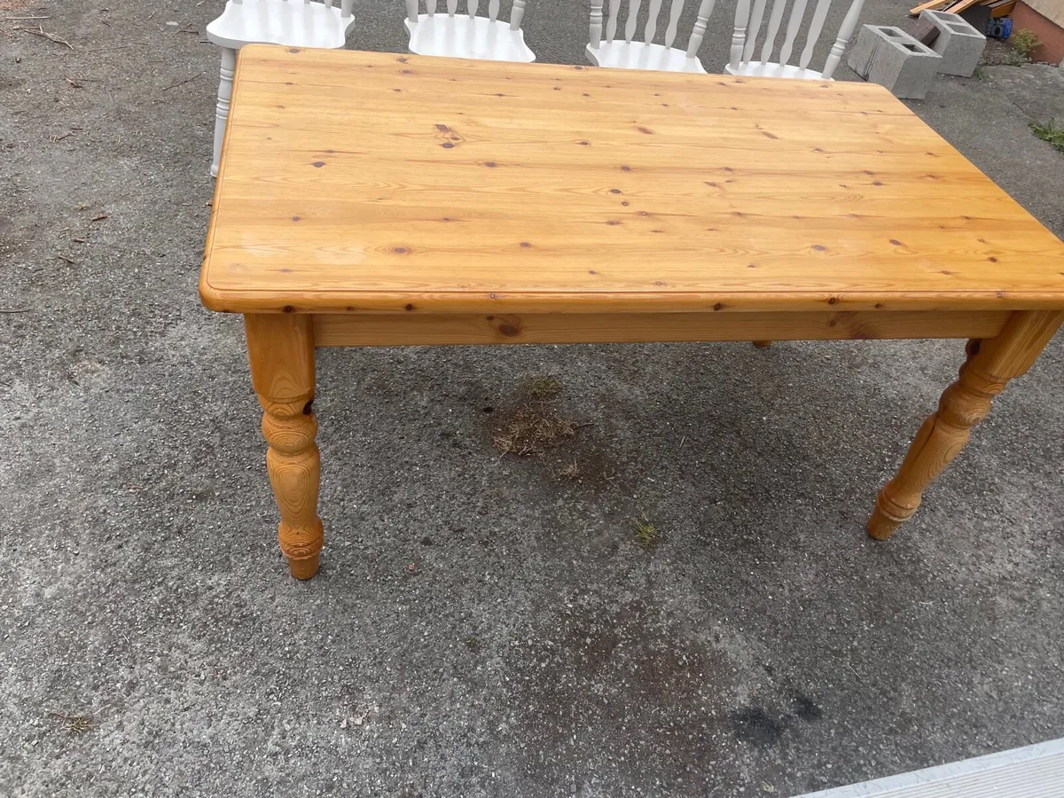 Solid pine kitchen table - Image 3