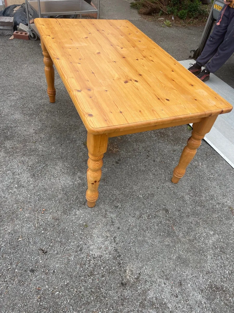 Solid pine kitchen table - Image 4