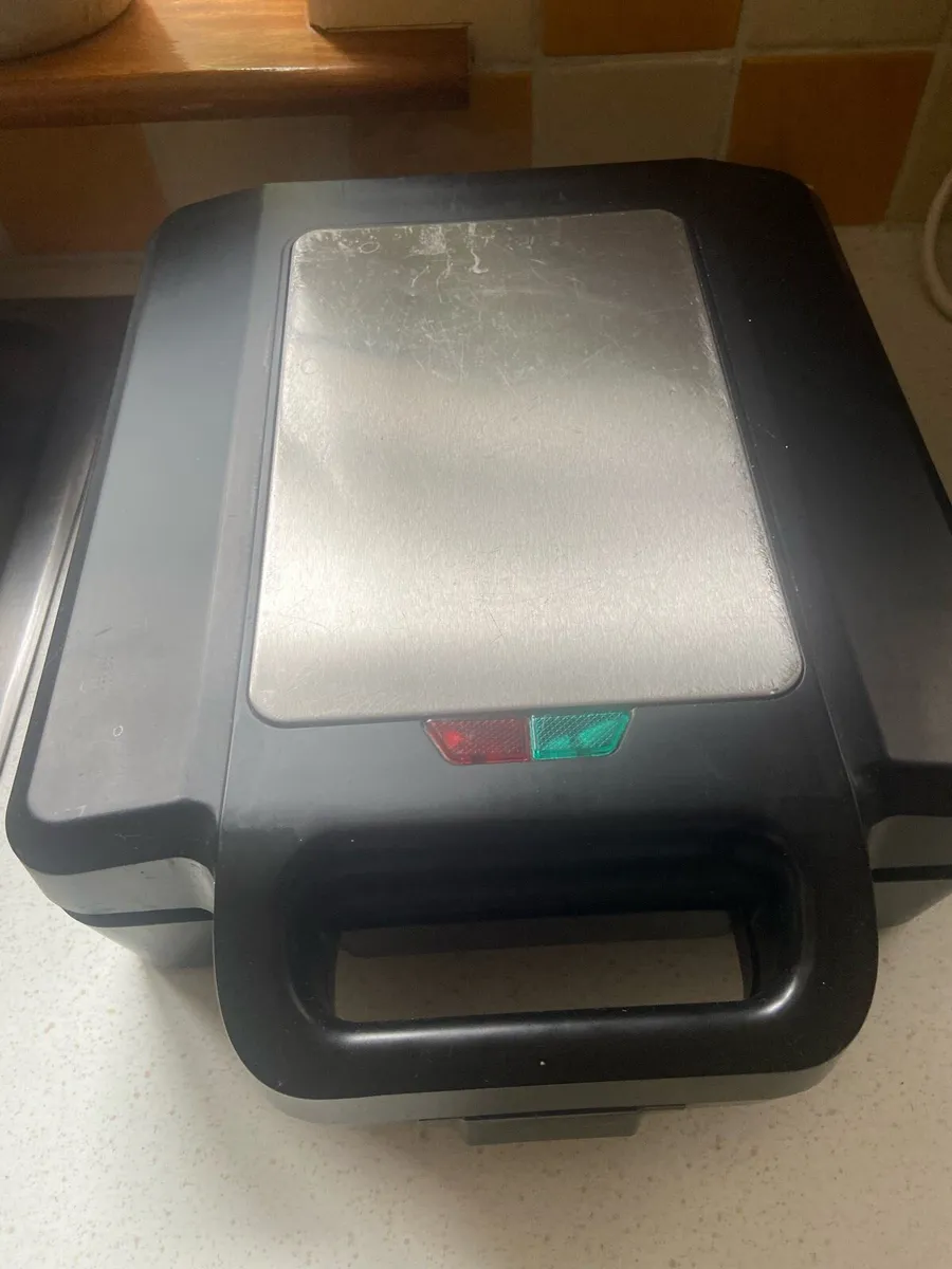 Sandwich toaster - Image 1