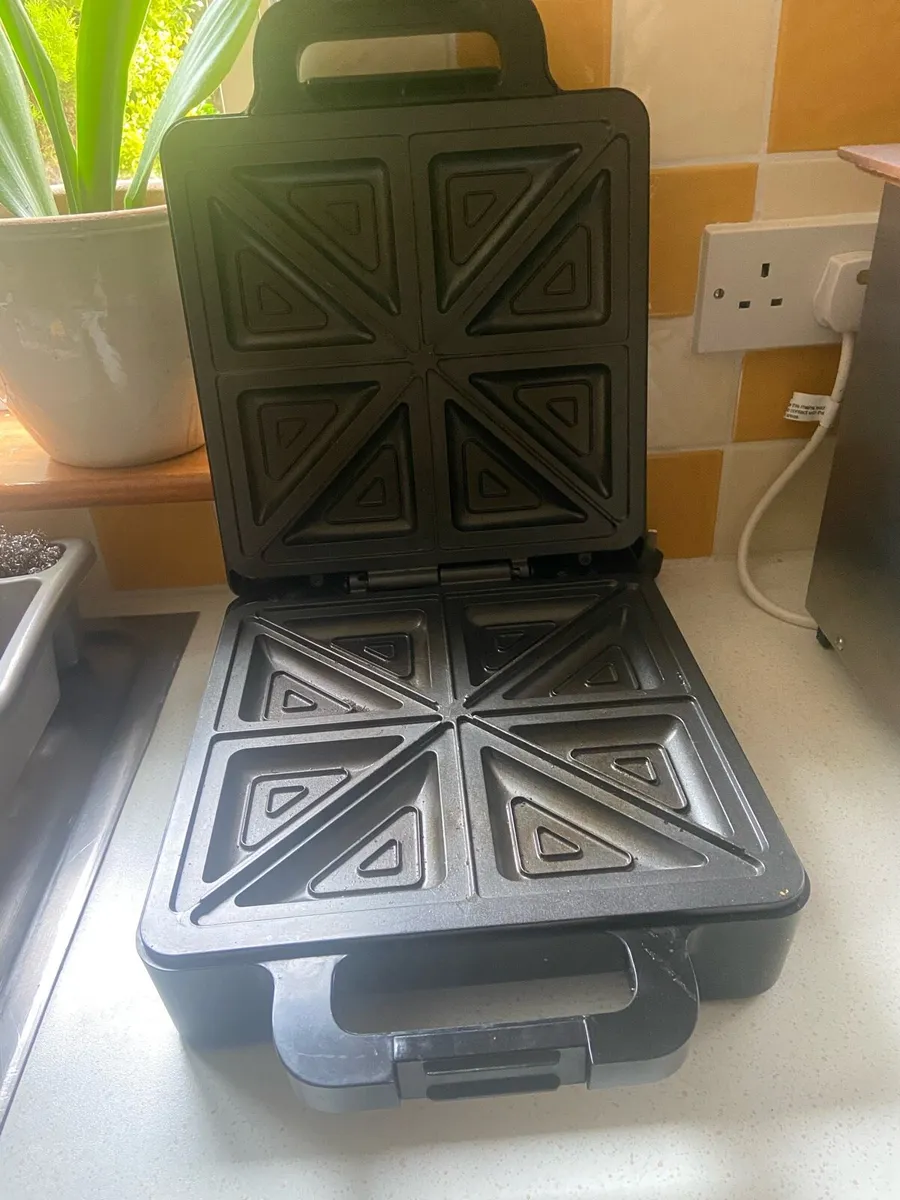 Sandwich toaster - Image 2