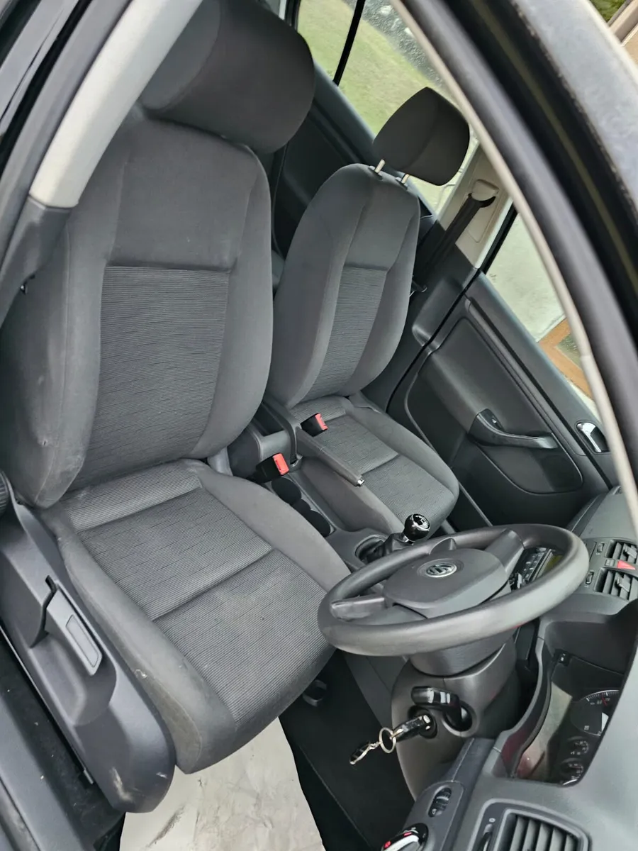 Volkswagen Golf 2004 1.4l €690 no offers - Image 3