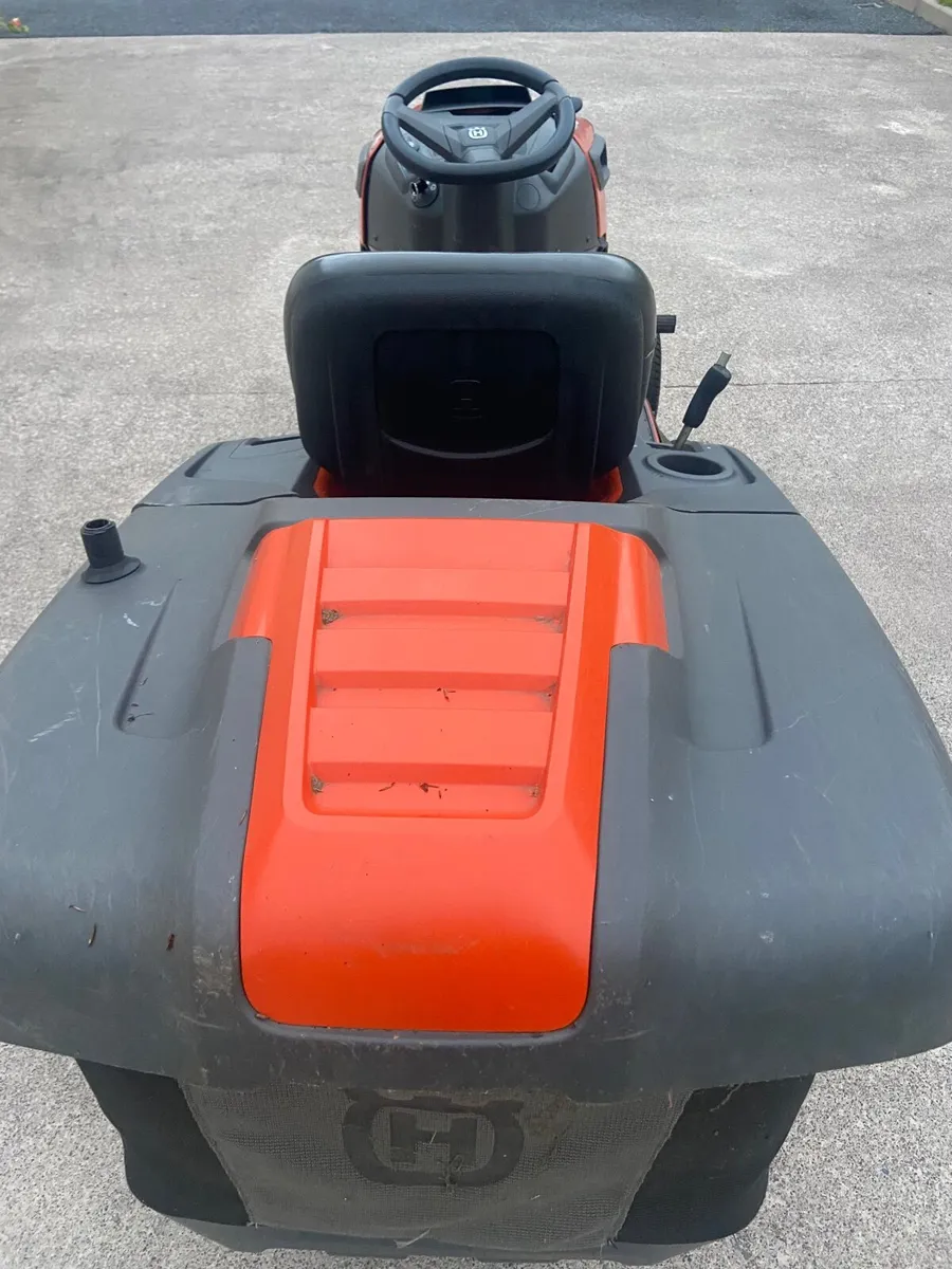 Ride on Lawn Mower - Image 3