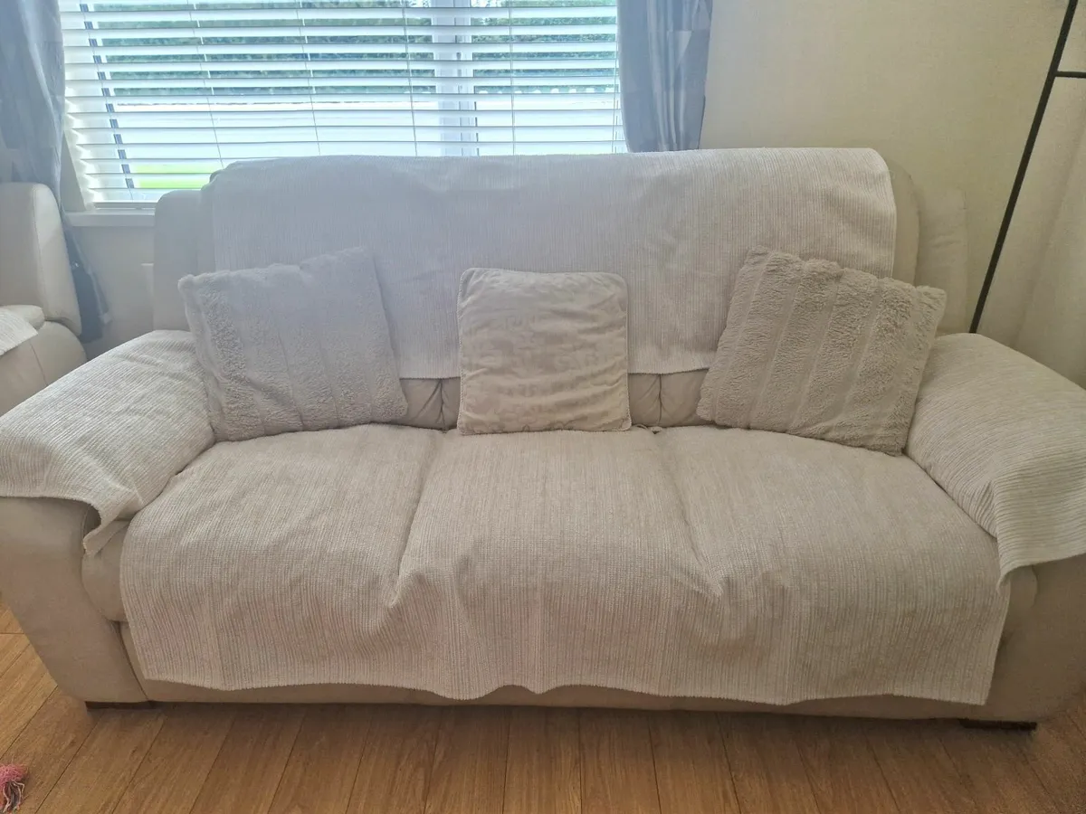 Couch - Image 3