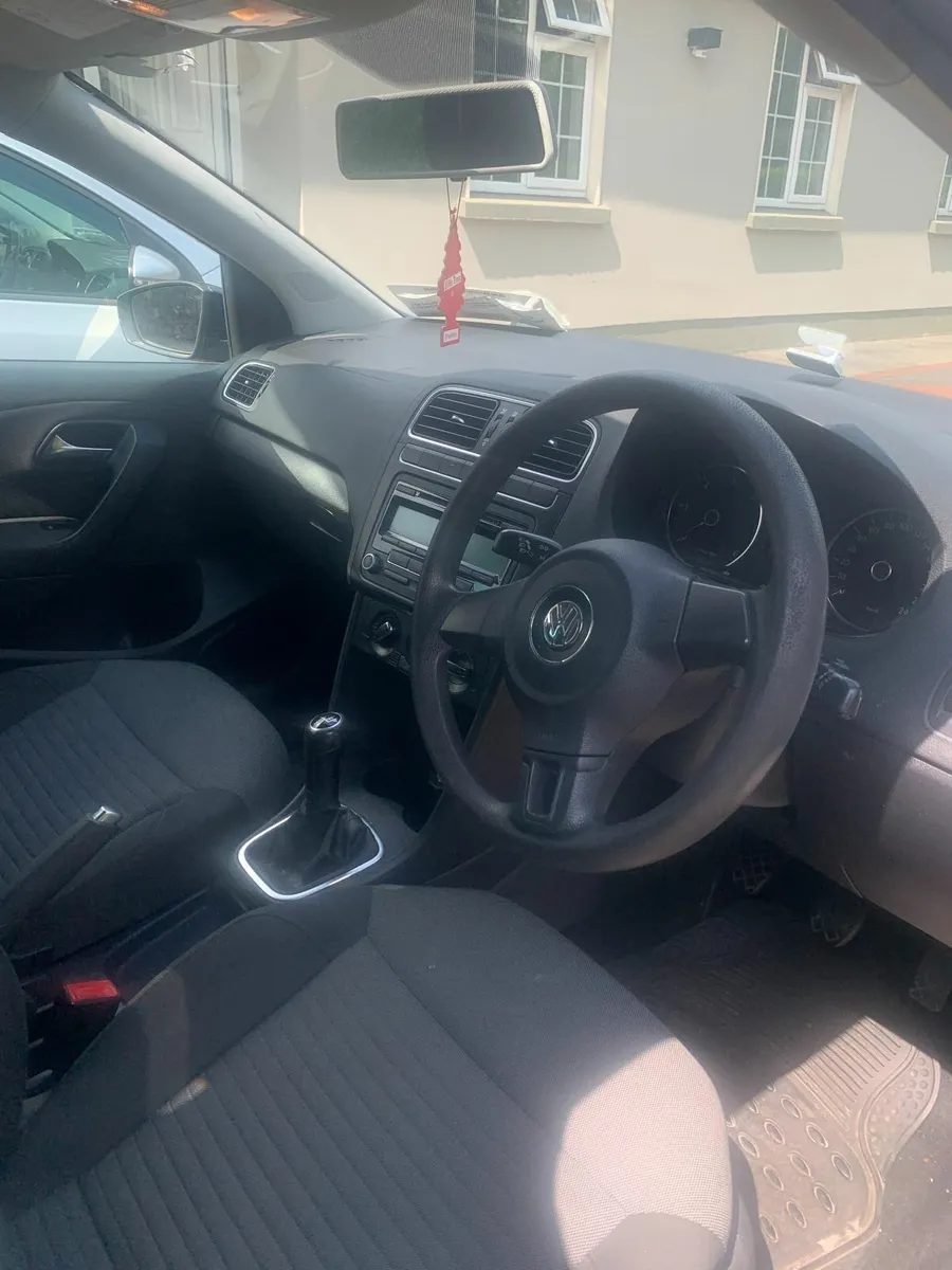 Volkswagen Polo 2011 - Image 4