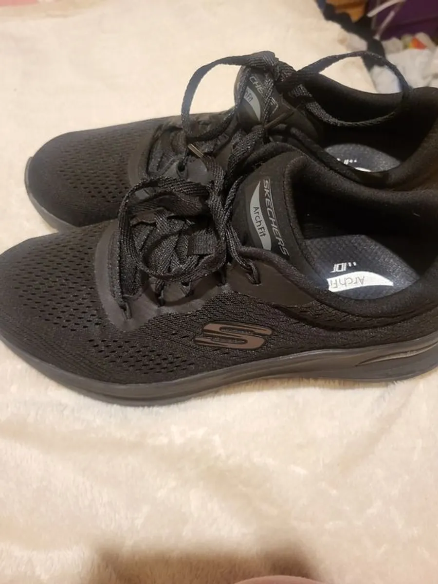 Sketchers ladies size 7 - Image 1