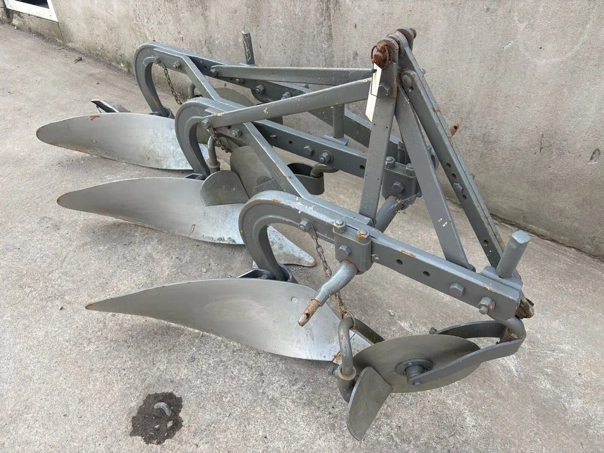 Ferguson 3 furrow plow - Image 2