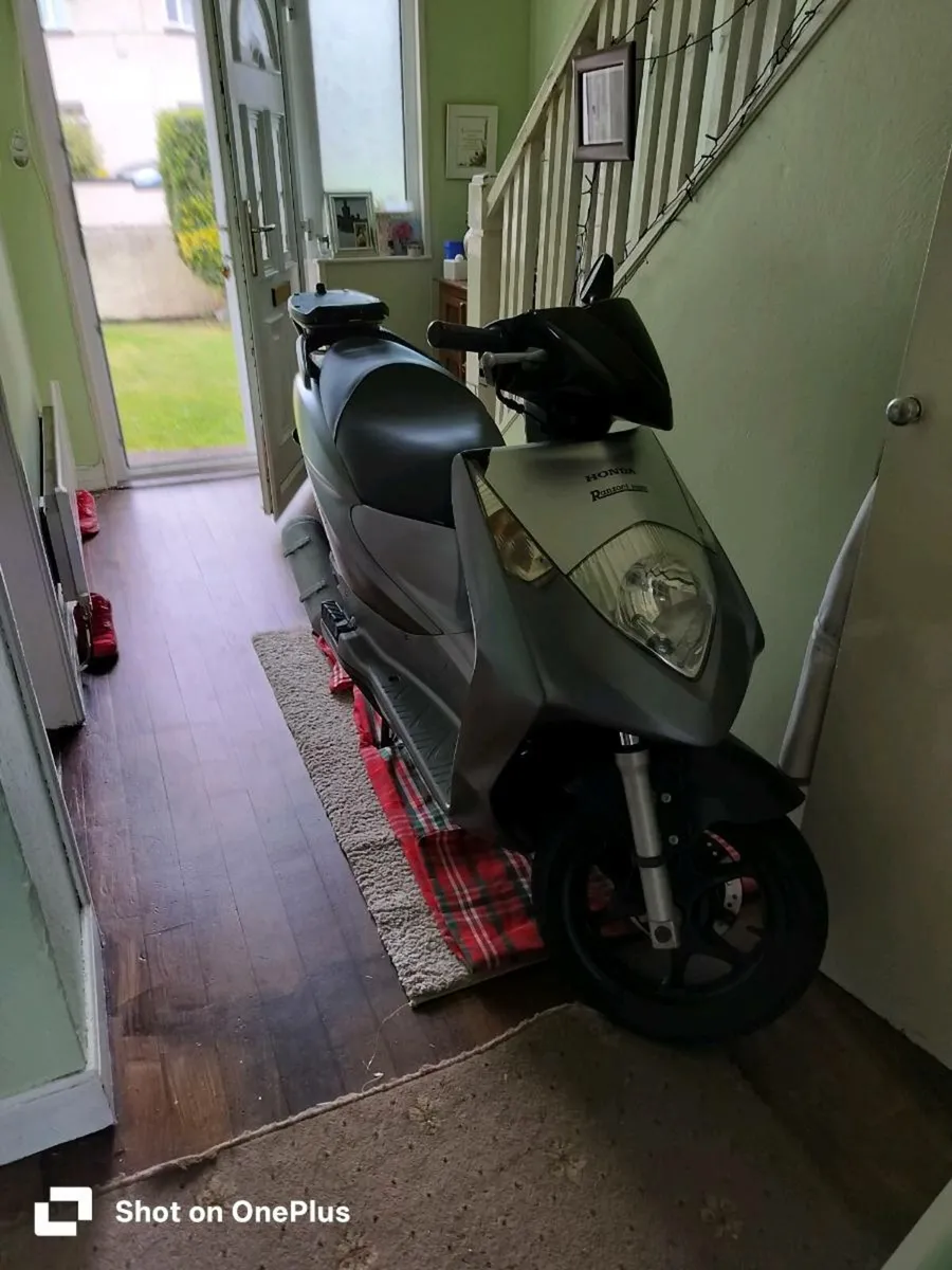 Honda Dylan 125 - Image 1
