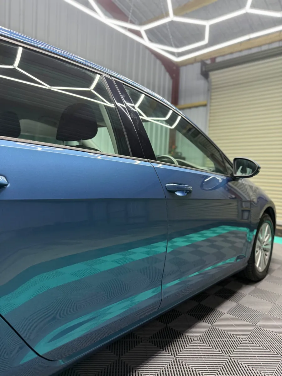 Volkswagen Golf 2015 - Auto + Only 95,000 KM - Image 4