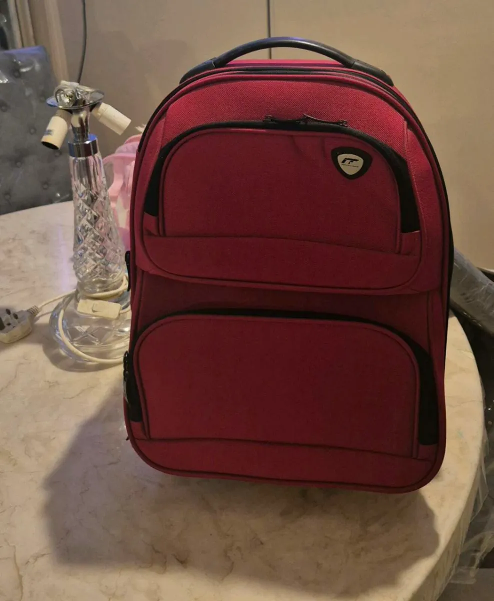 wheel on suitcase for sale in good condition - Image 3