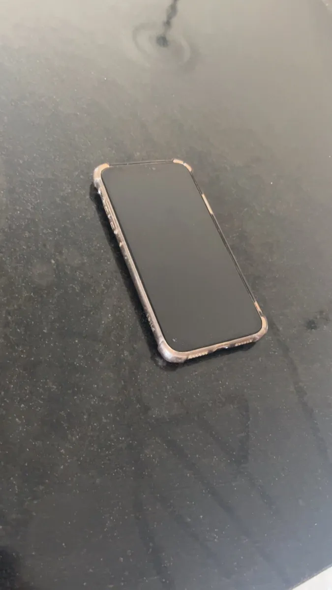 iPhone 11 - Image 3