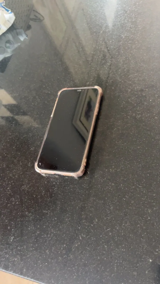 iPhone 11 - Image 4