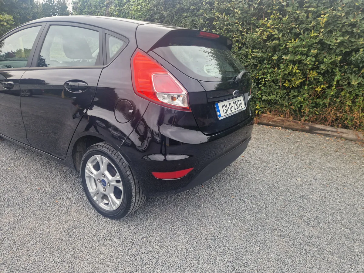 Ford Fiesta ZETEC VERY  LOW MILEAGE  2013 - Image 3