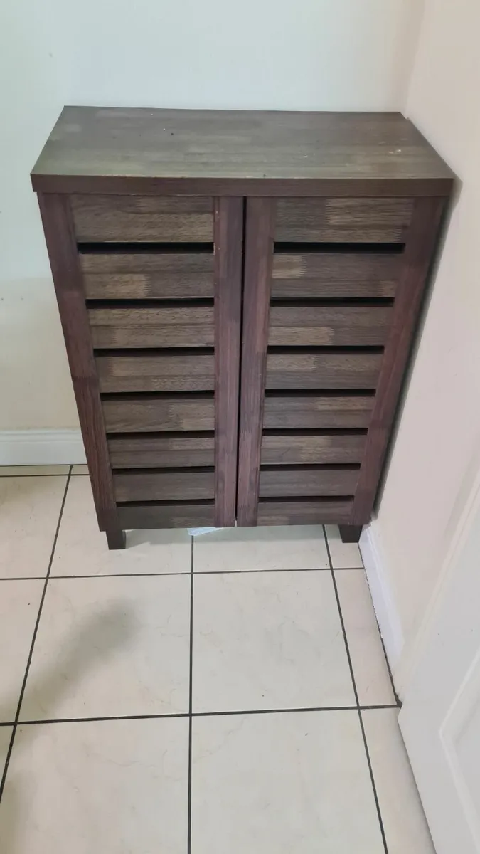 Shoe cabinet - Image 1