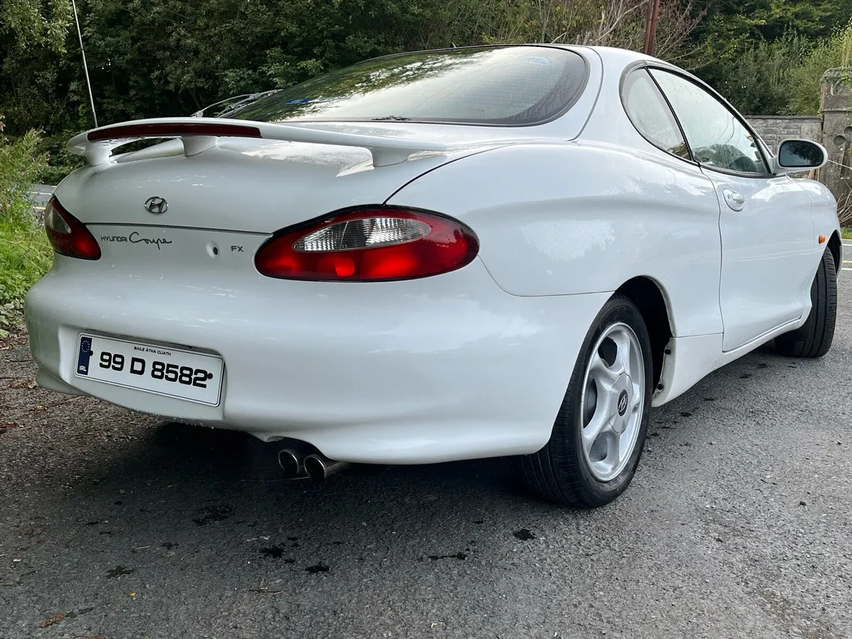 1999 Hyundai Coupe - Image 4