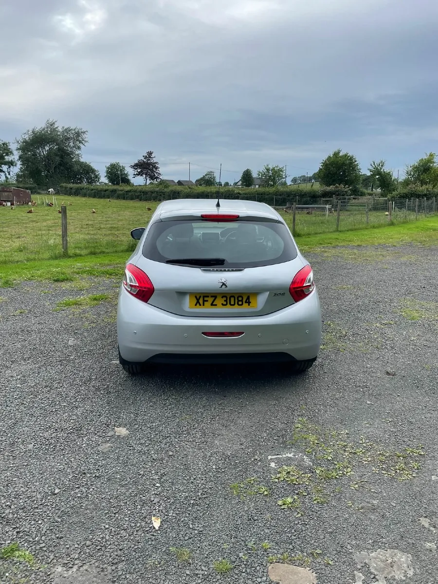 2014 Peugeot 208 - Image 3