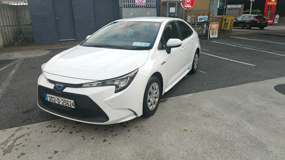 Toyota Corolla 2020 HYBRID SALOON 6 month warrenty - Image 2