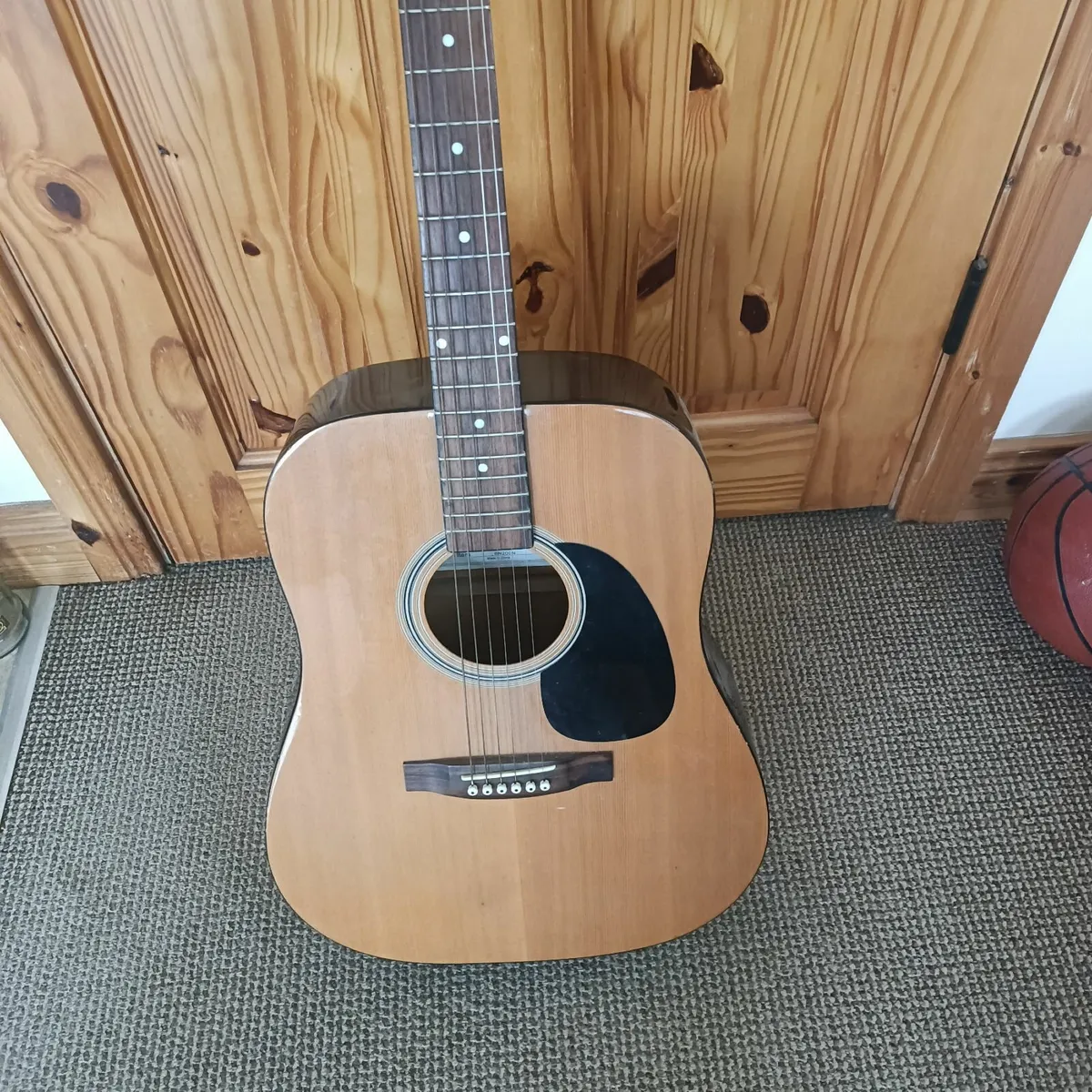 Acoustic guitar - Image 2