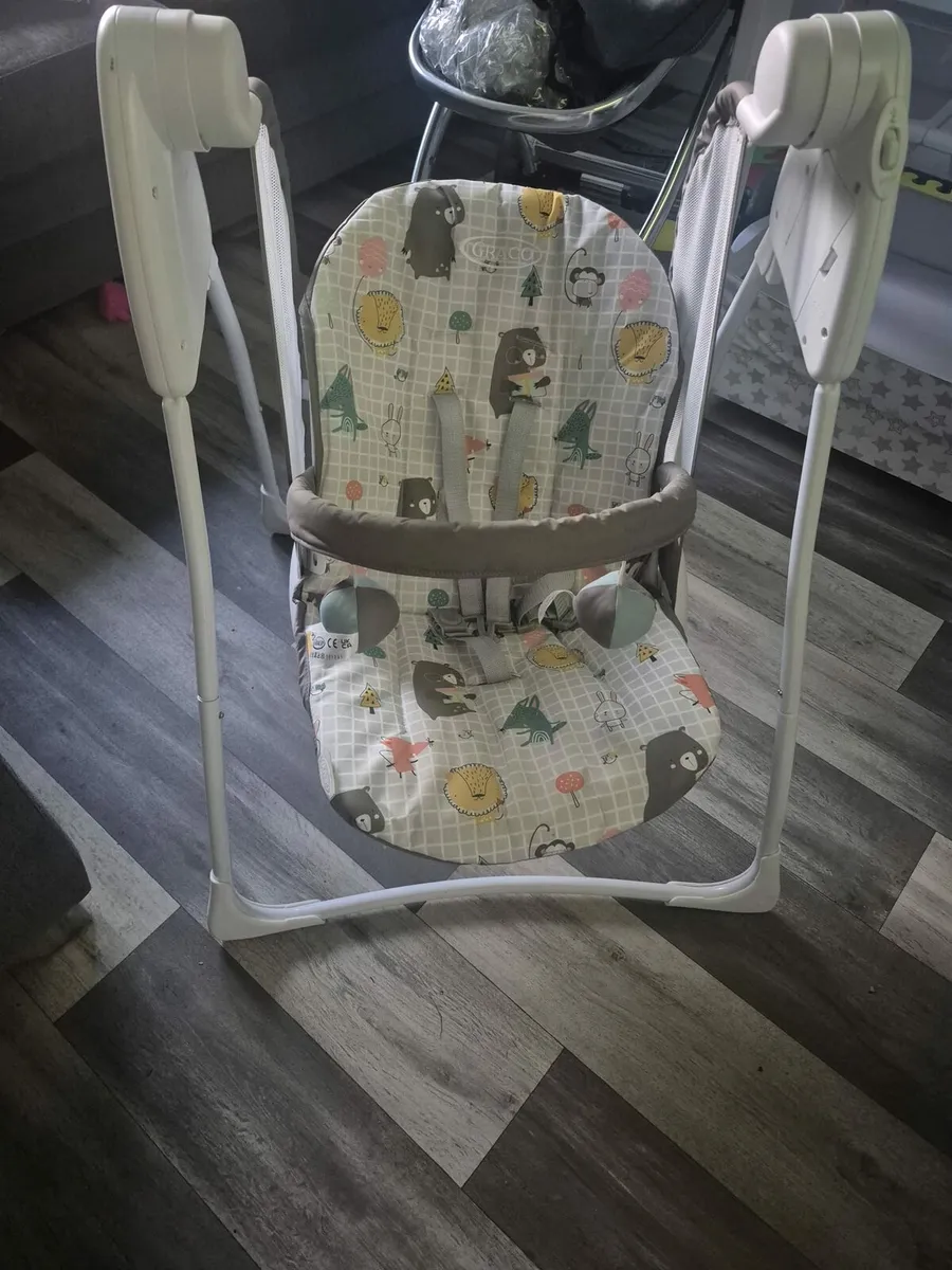 Baby swing - Image 1