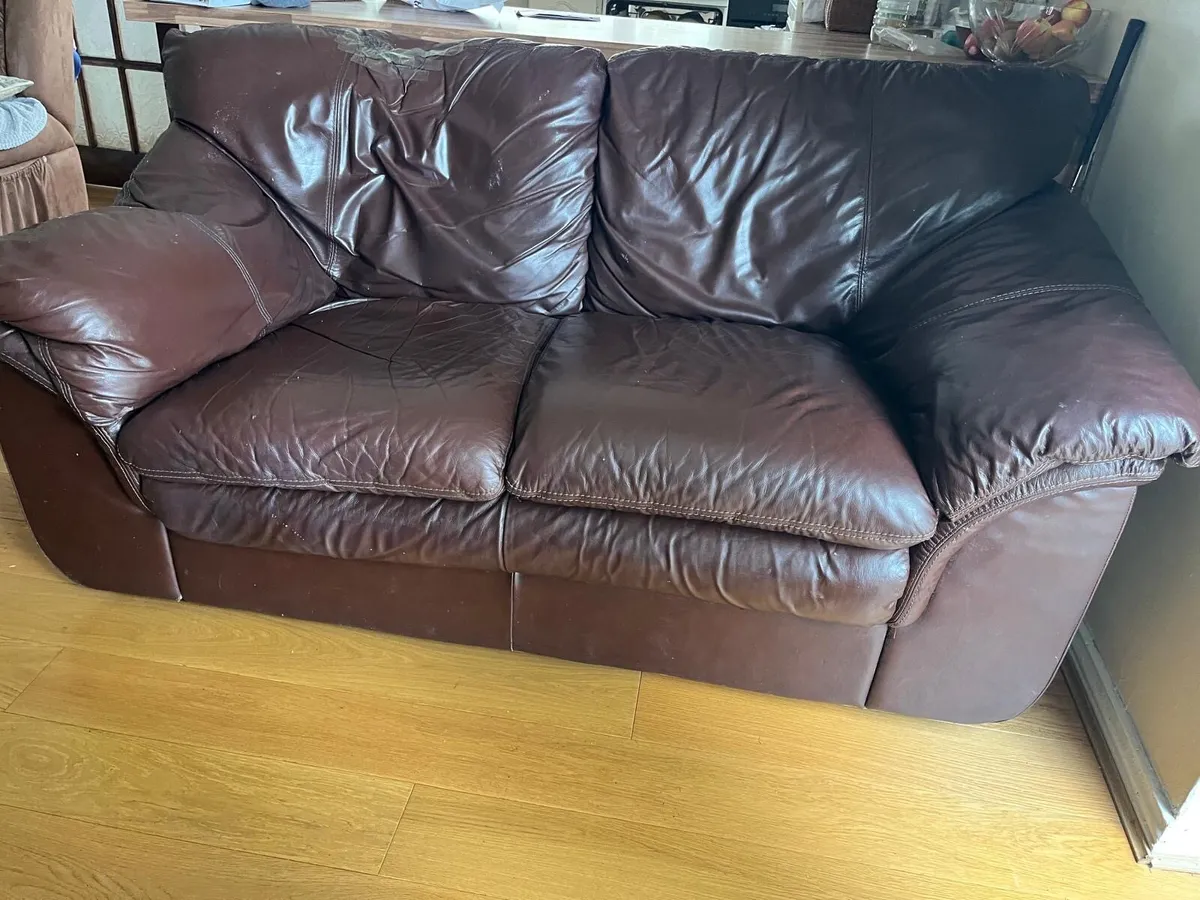 Brown leather couch - Image 1