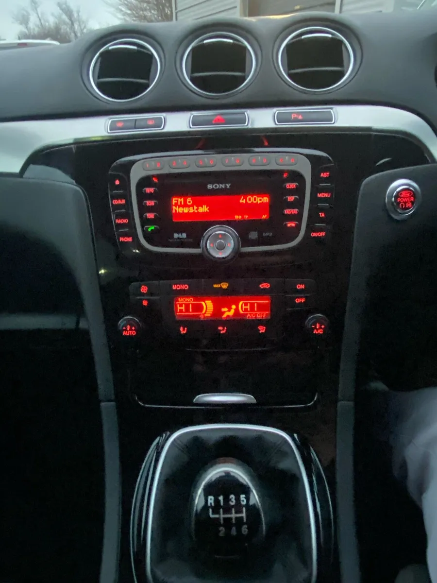 7 Seater Ford S Max Titanium - Image 4