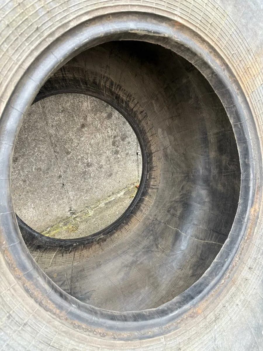 28.1 x 26 Tyre - Image 4