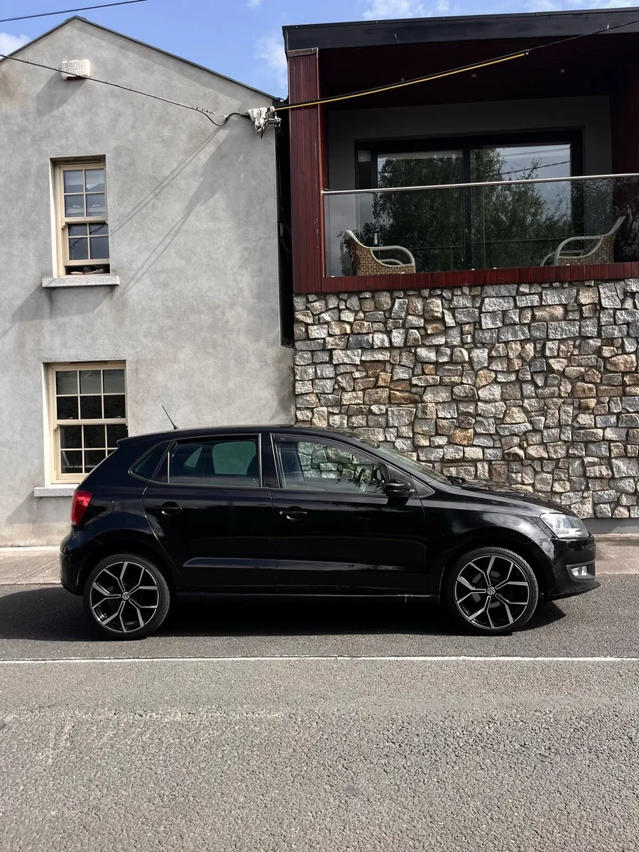 Volkswagen polo - Image 2