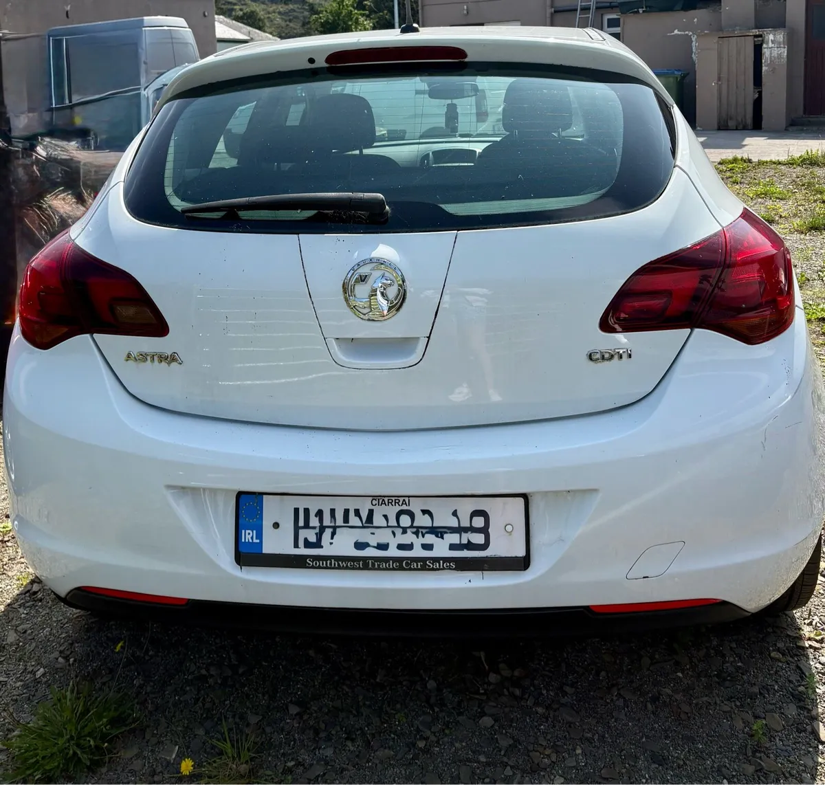 Opel Astra 2011 - Image 2