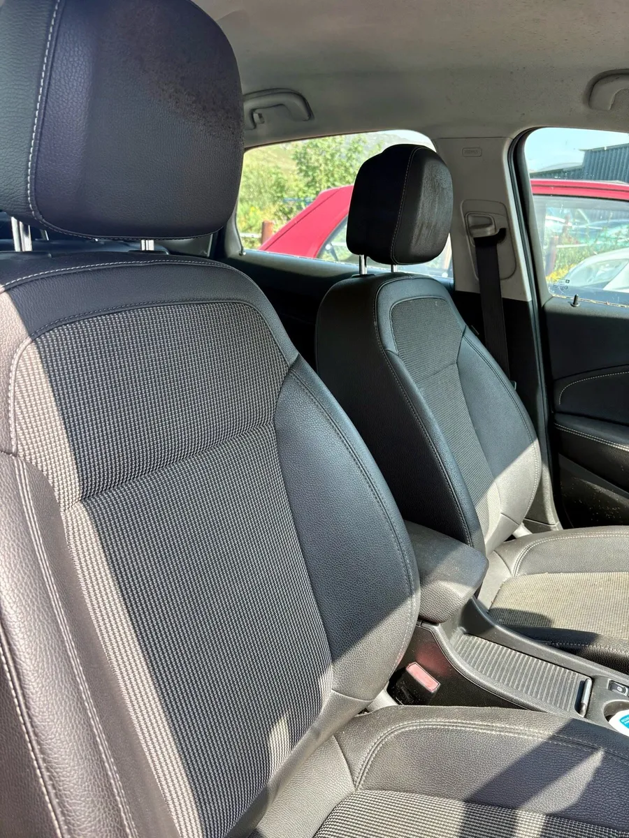 Opel Astra 2011 - Image 3