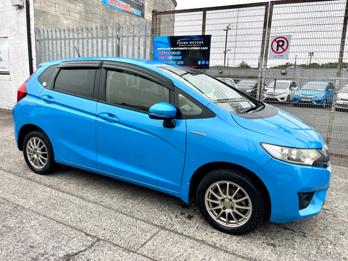 Honda fit 2014 hybrid  half leather interior - Image 2