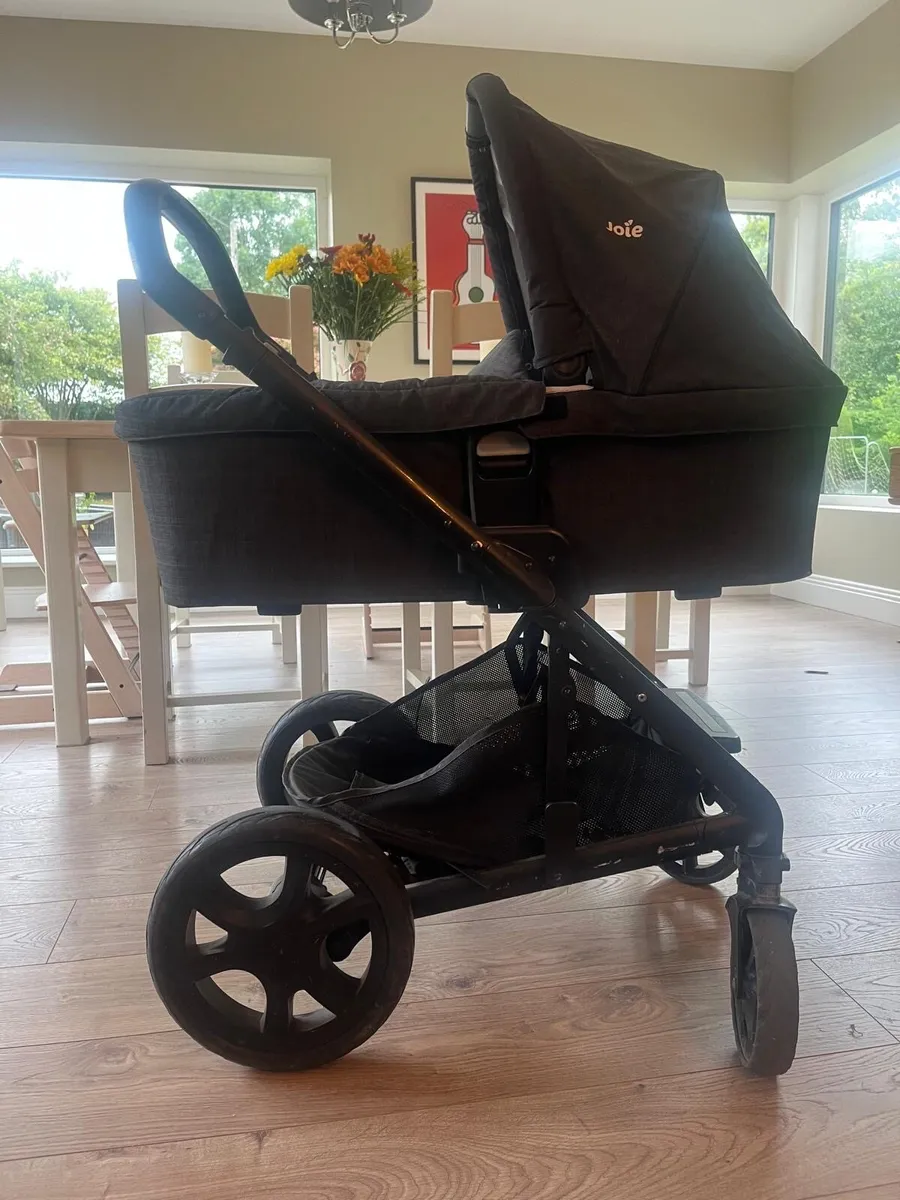 Joie Versatrax Pushchair and Carrycot - Image 1