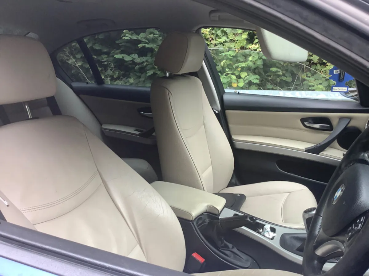 2011 320D EFFICIENTDYNAMICS BMW Tested - Image 3