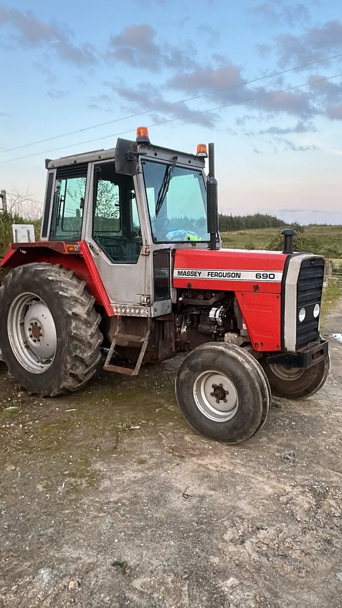 Massey 690 - Image 1