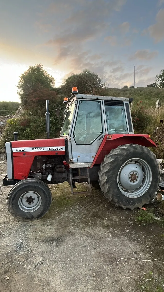 Massey 690 - Image 2