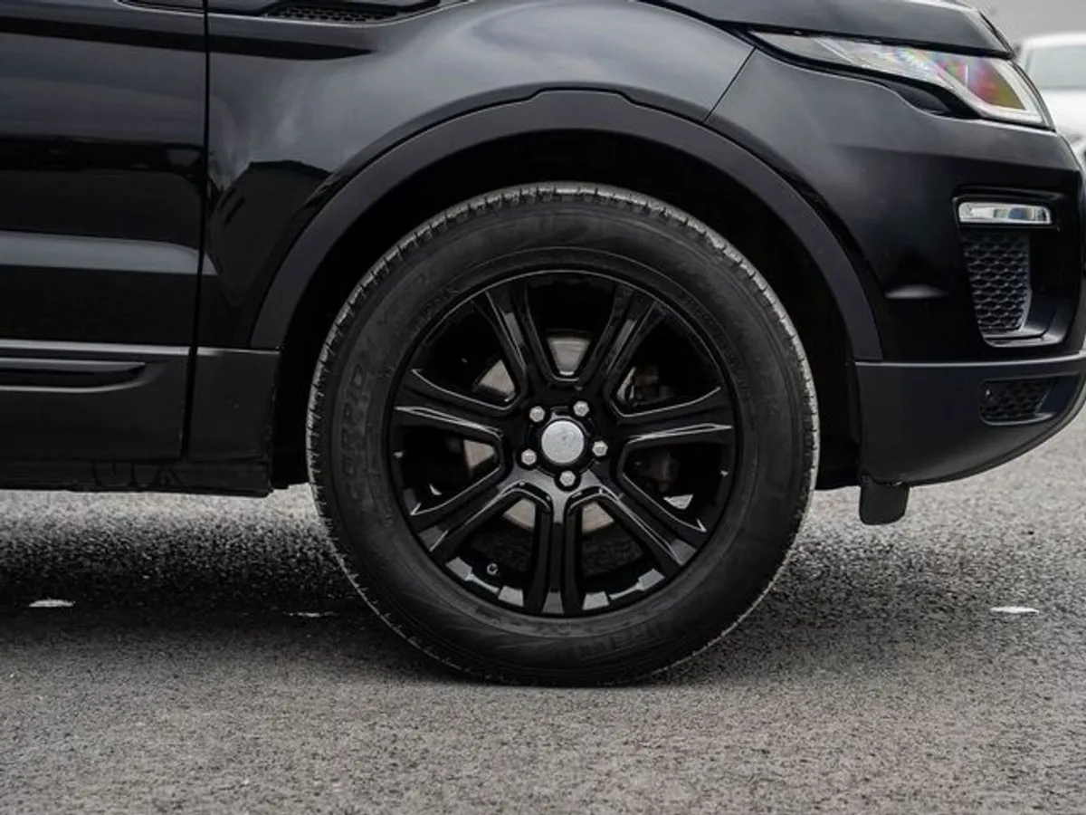 Land Rover Range Rover Evoque ED4 SE Tech - Image 4