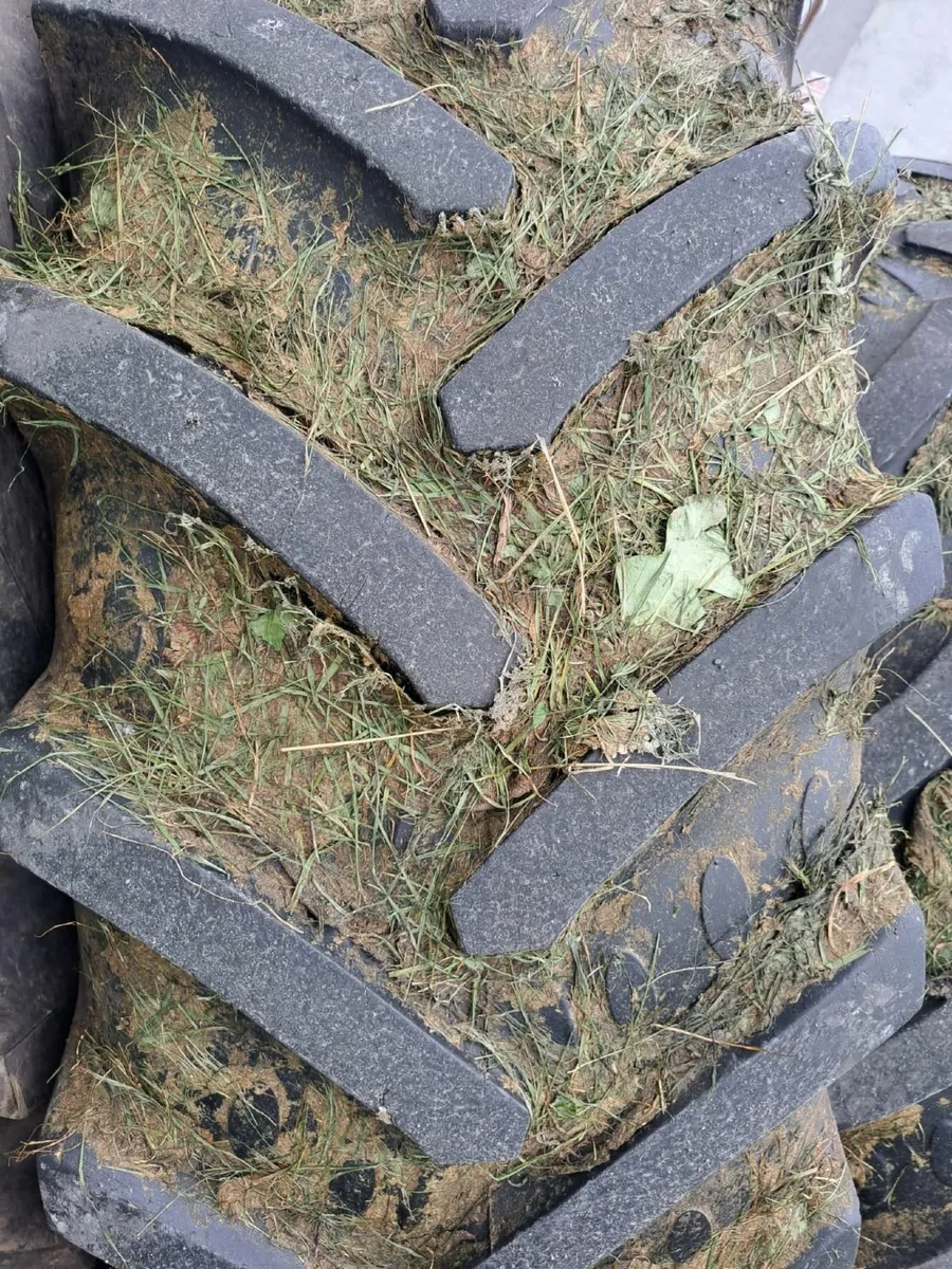 Tractor wheels - Image 2